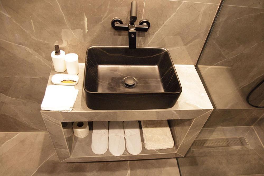 סרס P J Luxury Suites מראה חיצוני תמונה