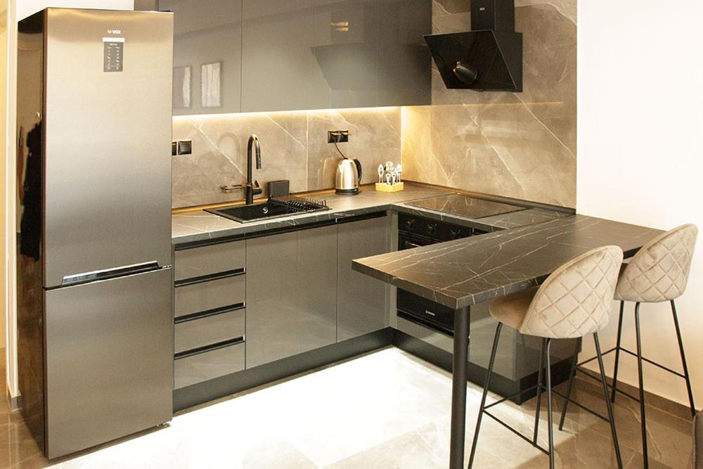 סרס P J Luxury Suites מראה חיצוני תמונה